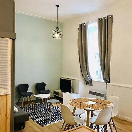 Location Near Place Graslin, Elephant - Up To 4 People - *