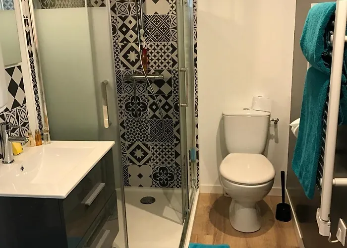 Location Near Place Graslin, Elephant - Up To 4 People -